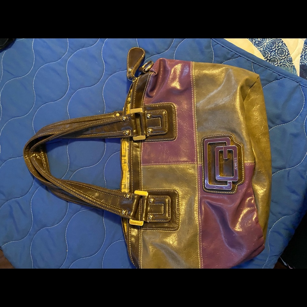 Guess Purse - Picture 9 of 14